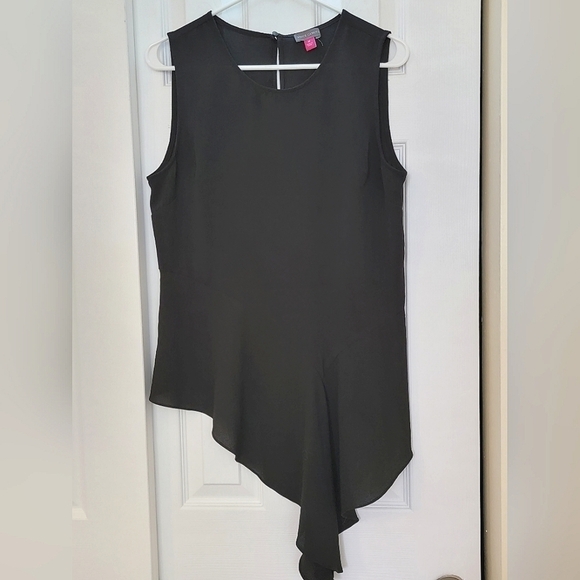Women's Vince Camuto sleeveless asymmetrical blouse, size Medium M - Picture 1 of 4